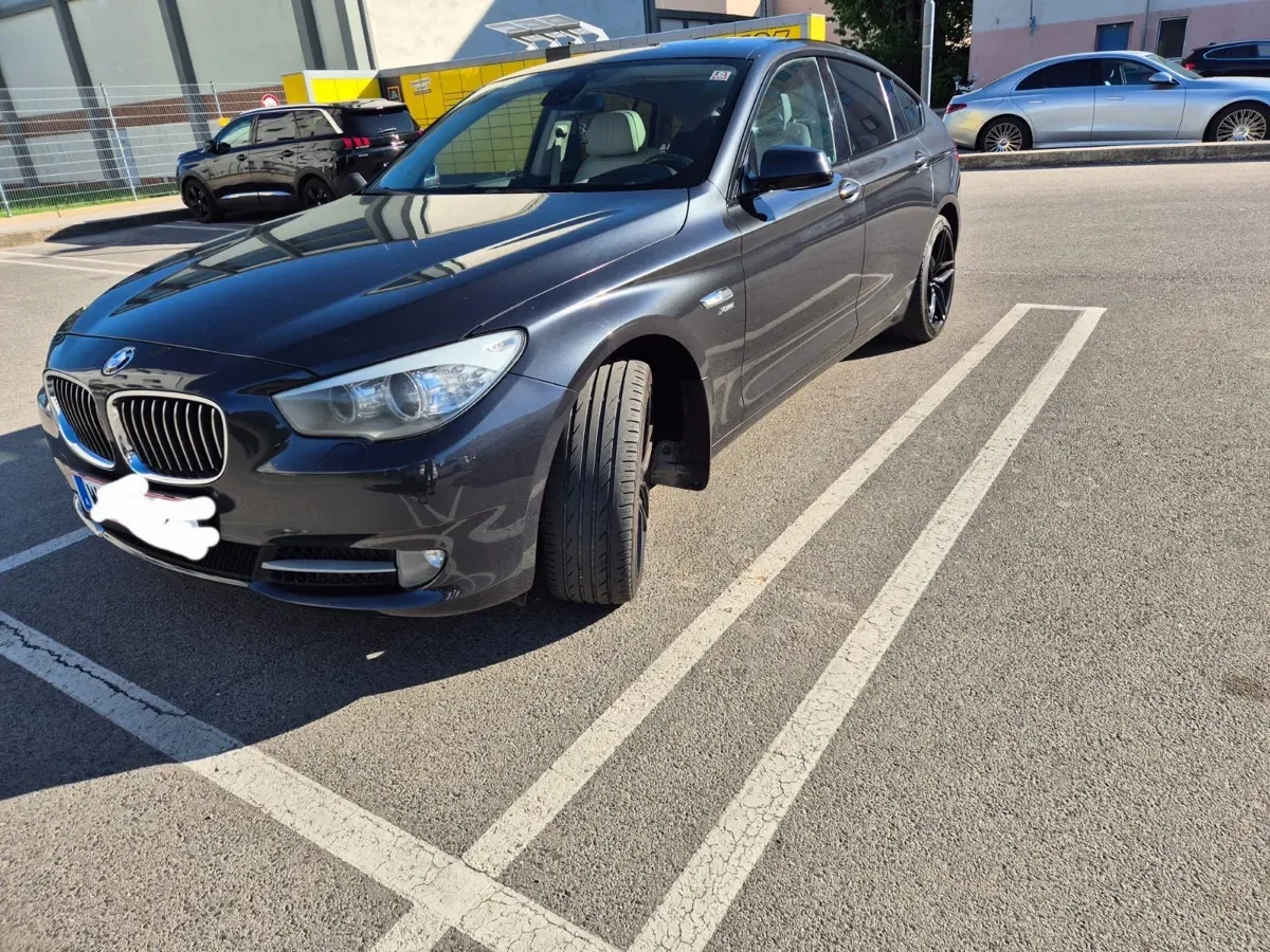 BMW 5 Series 2011 photo 3