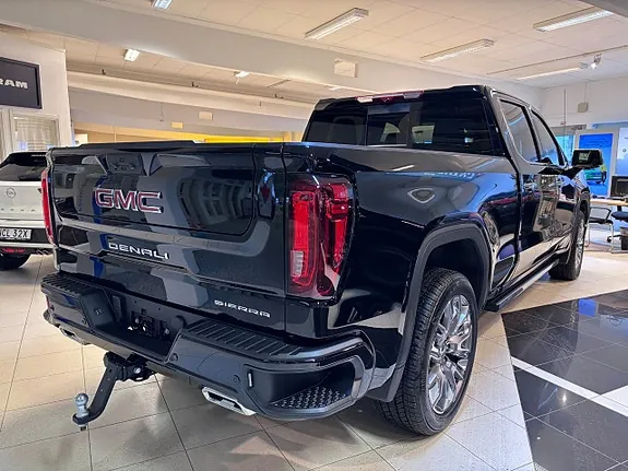 GMC Denali 2026 photo 4