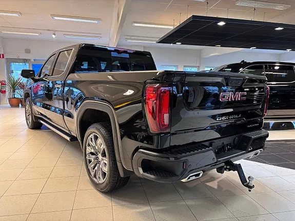GMC Denali 2026 photo 2
