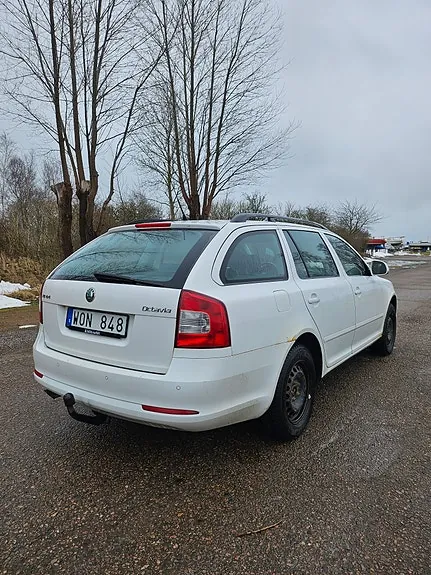 Skoda Octavia 2010 photo 4