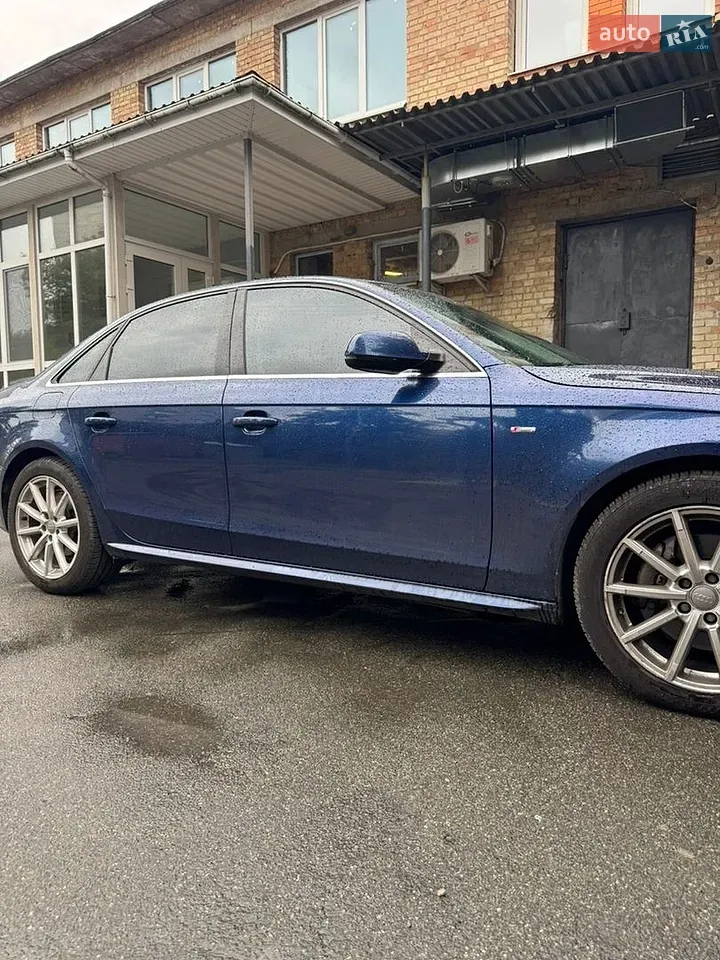 Audi A4 2014 photo 2