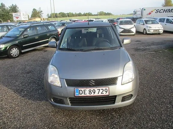 Suzuki Swift 2006 photo 2