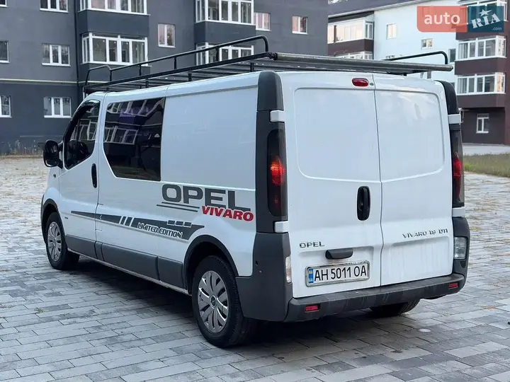 Opel Vivaro 2005 photo 4