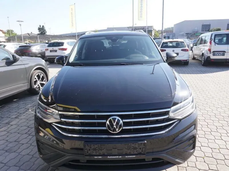 Volkswagen Tiguan Allspace 2023 photo 2