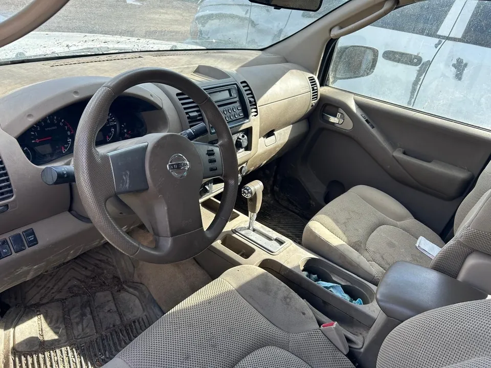 Nissan Frontier 2005 photo 3