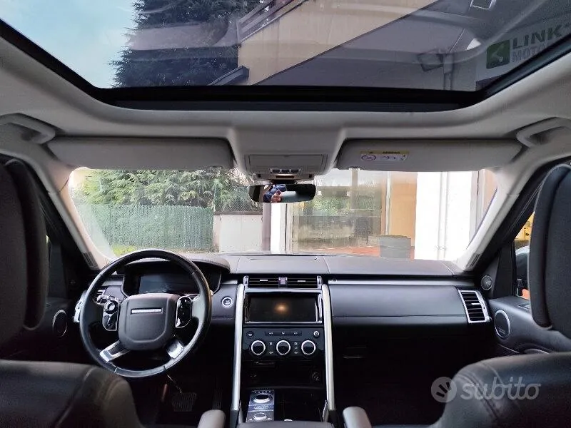 Land Rover Discovery 2018 photo 5