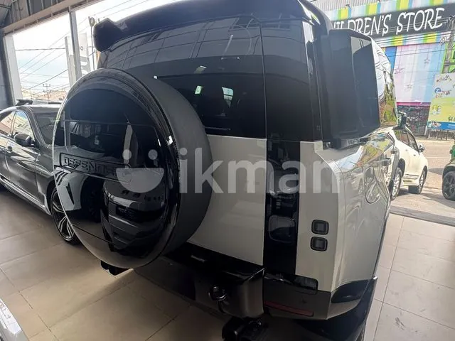 Land Rover Defender 2026 photo 4