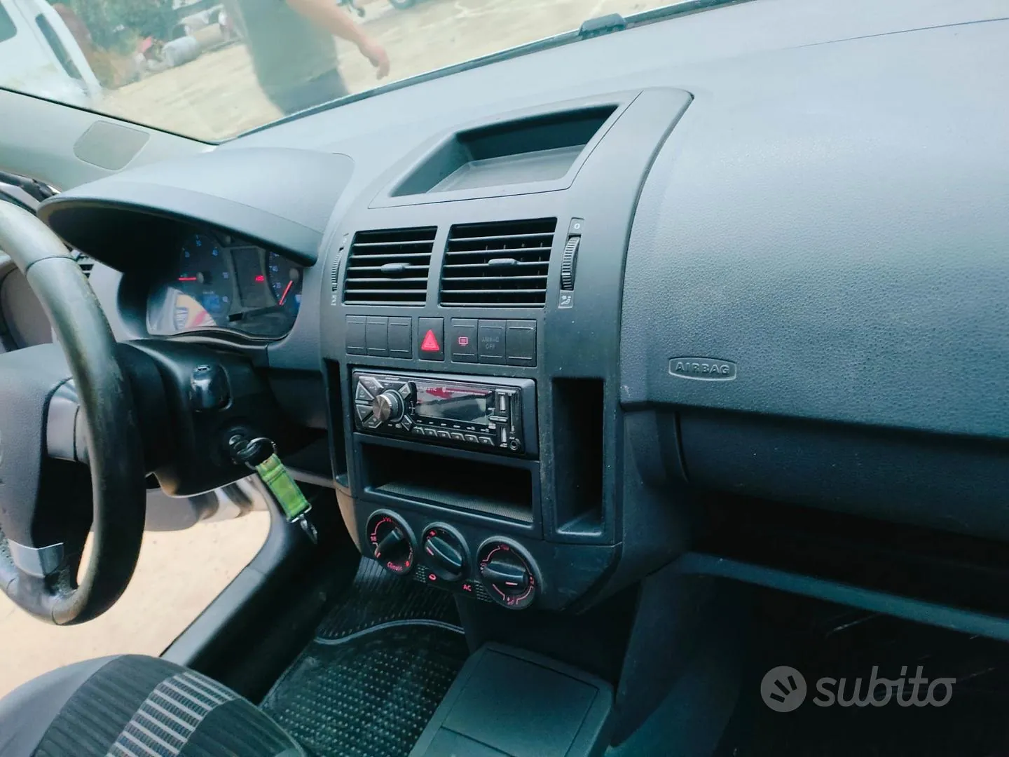 Volkswagen Polo 2009 photo 3