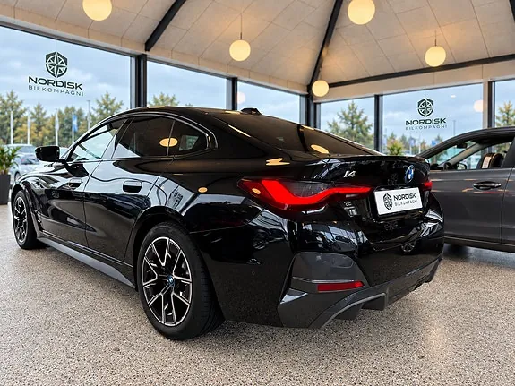 BMW I4 2022 photo 4