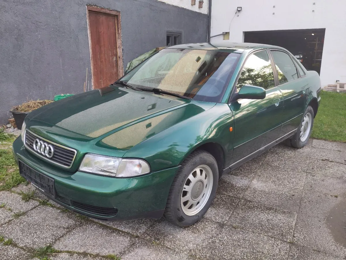 Audi A4 1995 photo 2