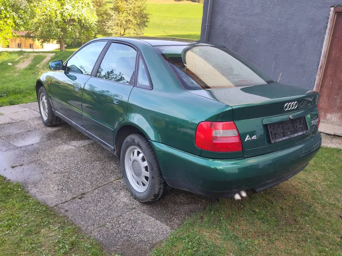Audi A4 1995 photo 3