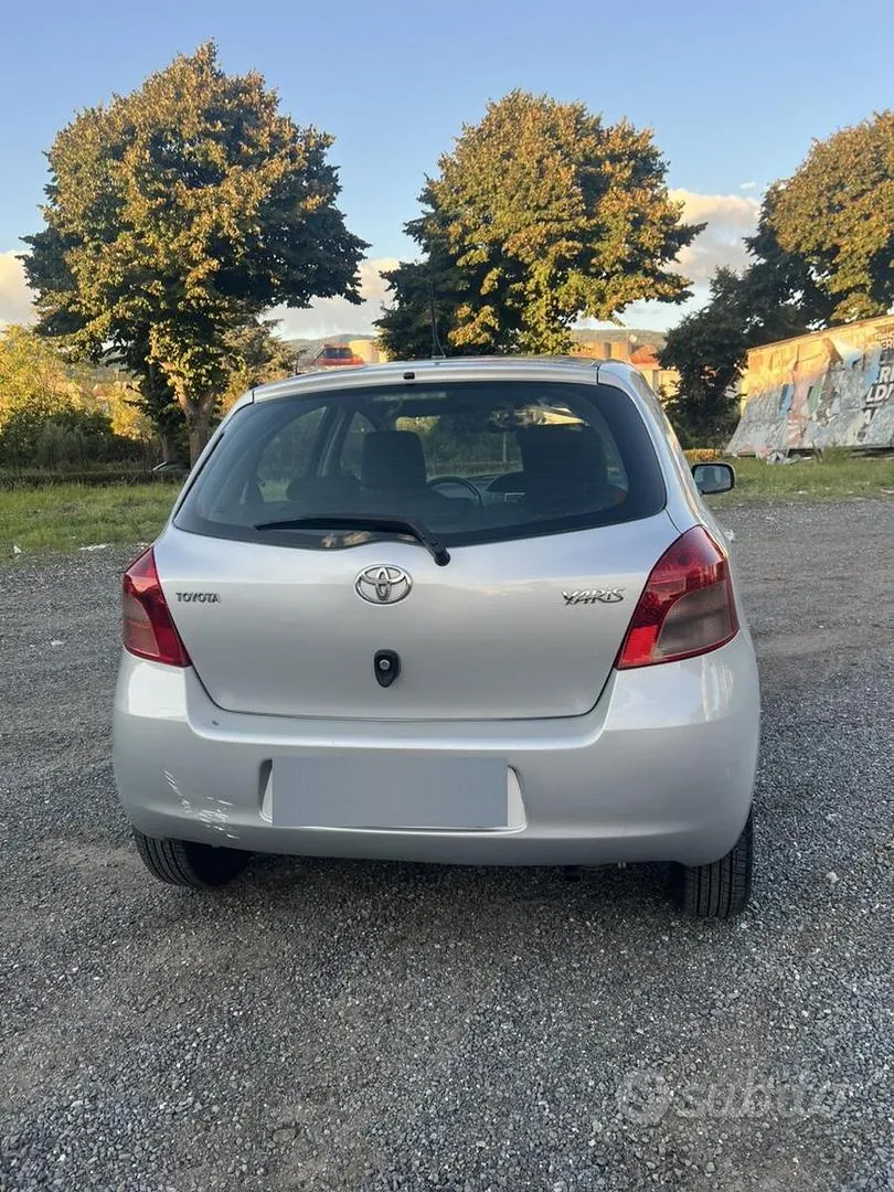 Toyota Yaris 2007 photo 4
