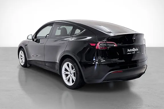 Tesla Model Y 2023 photo 4