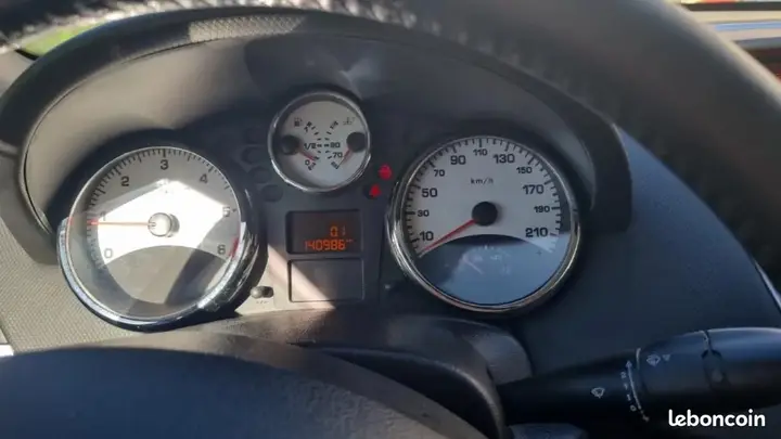 Peugeot 207 2008 photo 4