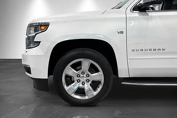 Chevrolet Suburban 2015 photo 2