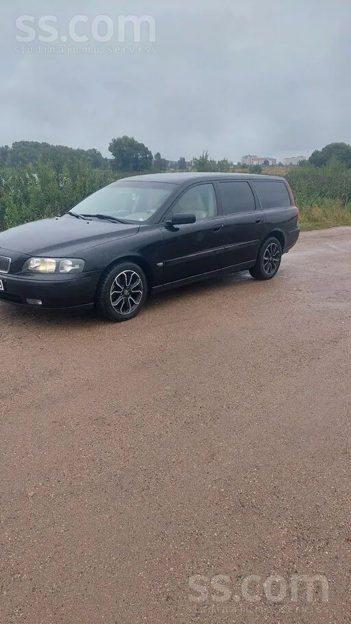 Volvo V70 2003 photo 2