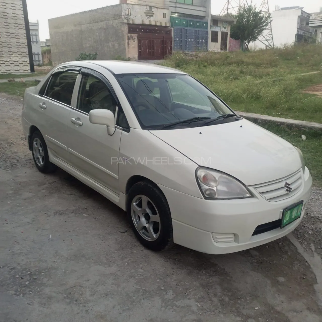 Suzuki Liana