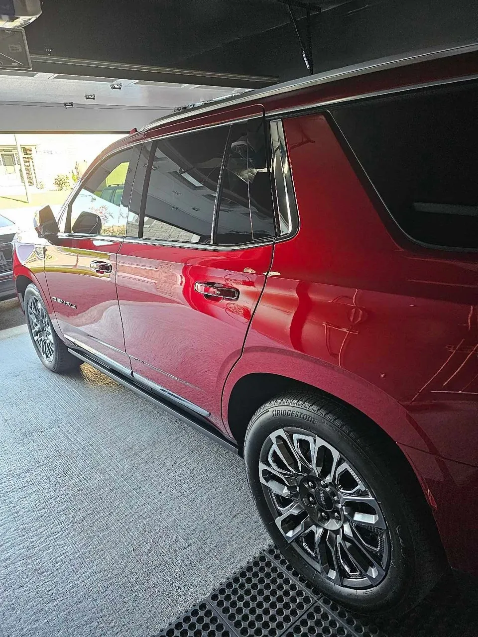 GMC Yukon 2023 photo 2