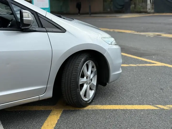 Honda Insight 2011 photo 2