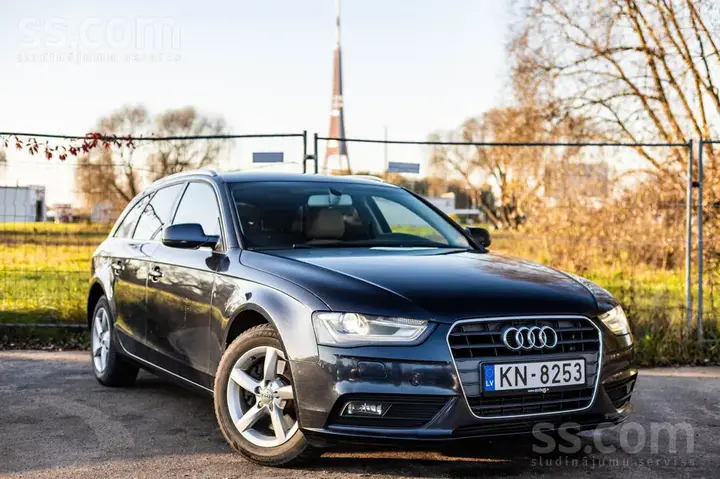 Audi A4 2013 photo 2