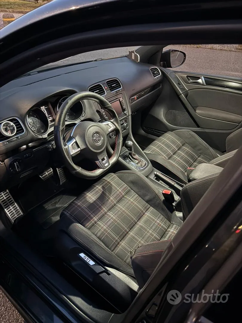 Volkswagen Golf Gti 2010 photo 4