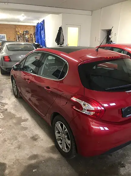 Peugeot 208 2013 photo 5