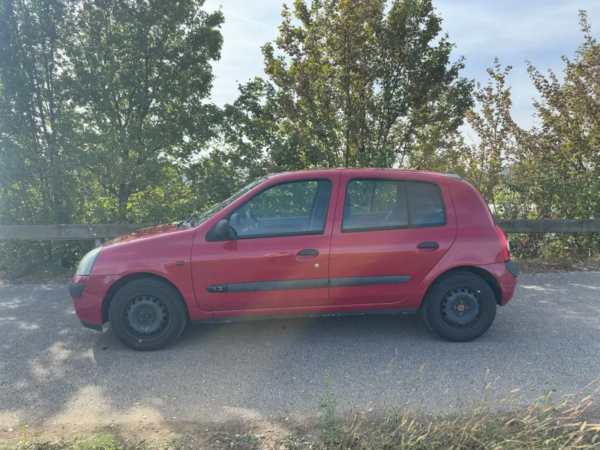 Renault Clio 2001 photo 3
