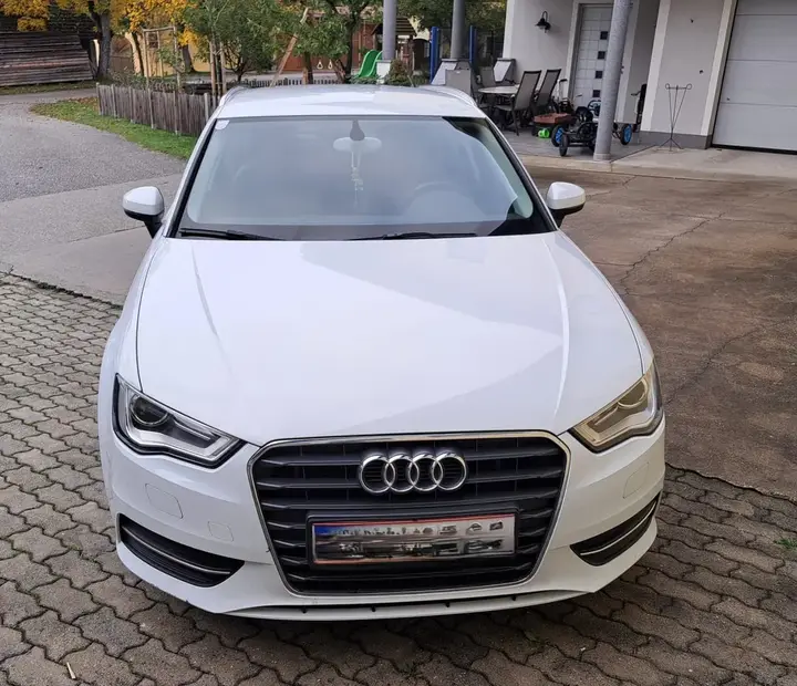 Audi A3 Sportback 2013 photo 2
