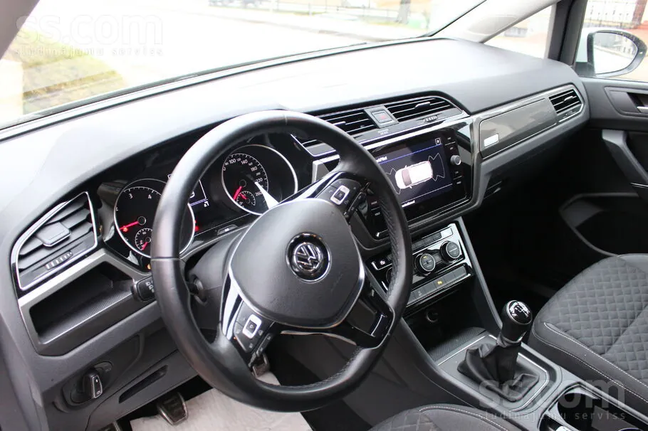 Volkswagen Touran 2018 photo 5