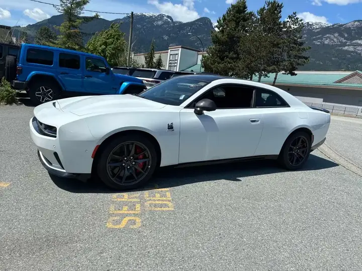 Dodge Charger Daytona 2024 photo 2