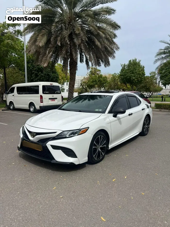 Toyota Camry 2020 photo 2