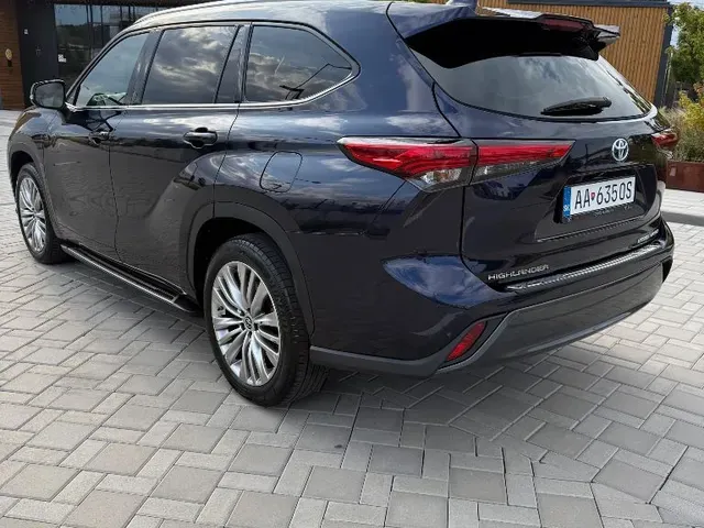 Toyota Highlander 2021 photo 3