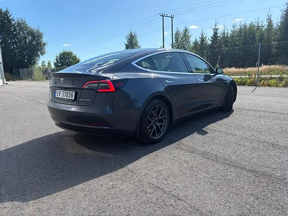 Tesla Model 3 2019 photo 3