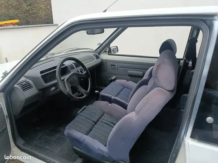Peugeot 205 1998 photo 3