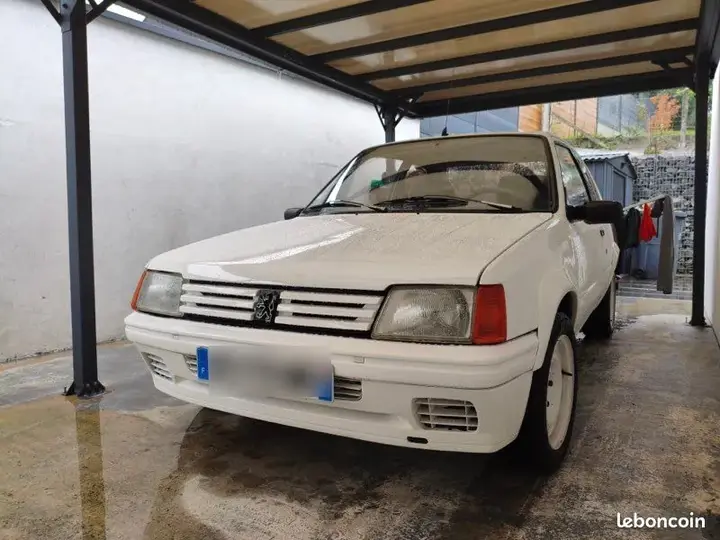 Peugeot 205 1998 photo 2