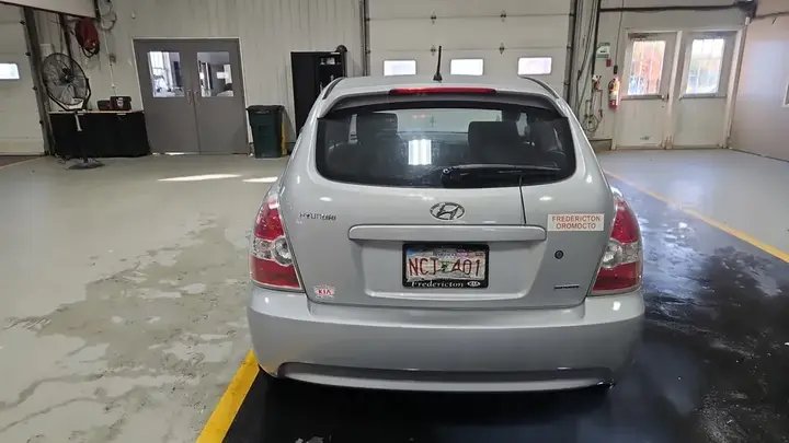 Hyundai Accent 2011 photo 4