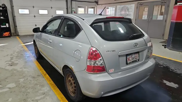 Hyundai Accent 2011 photo 3