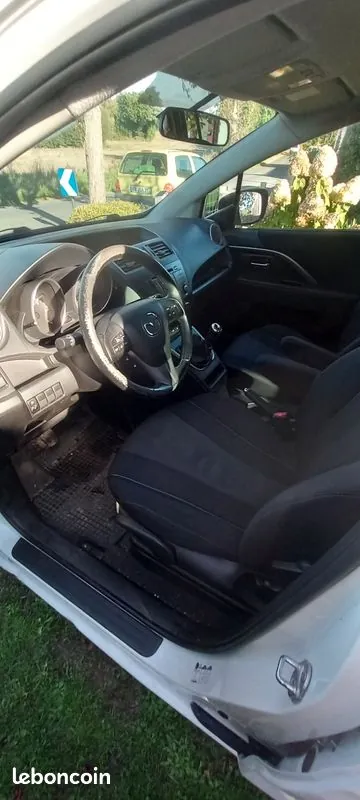Mazda 5 2013 photo 3