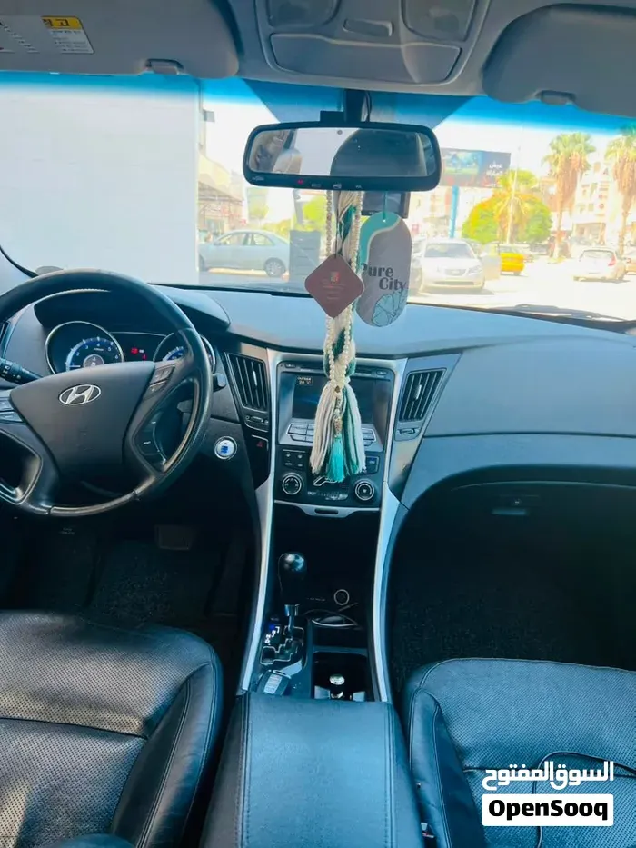 Hyundai Sonata 2011 photo 2