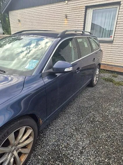 Volvo V70 2010 photo 4