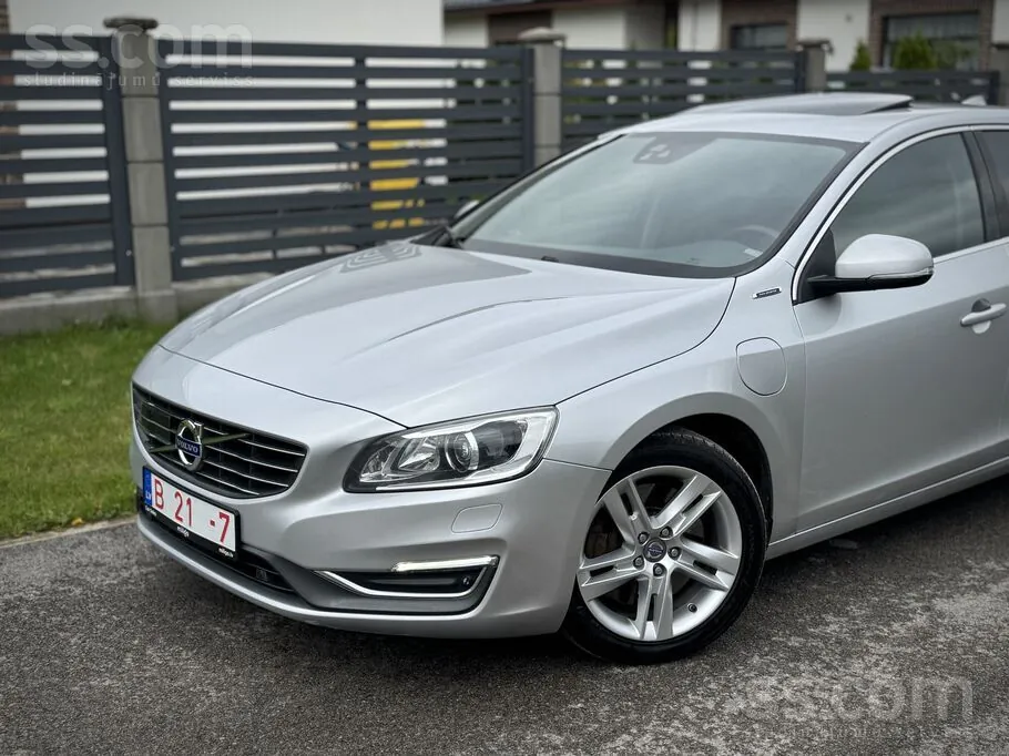 Volvo V60 2016 photo 2