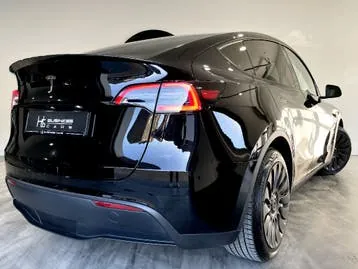 Tesla Model Y 2024 photo 2