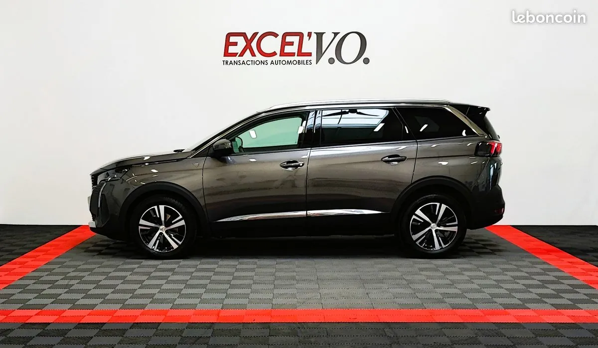 Peugeot 5008 2022 photo 2