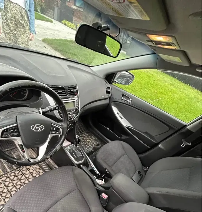 Hyundai Accent 2012 photo 5