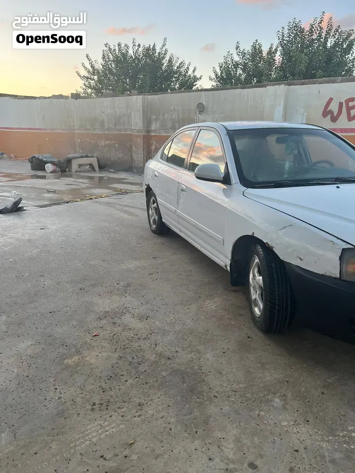 Hyundai Avante 2005 photo 3