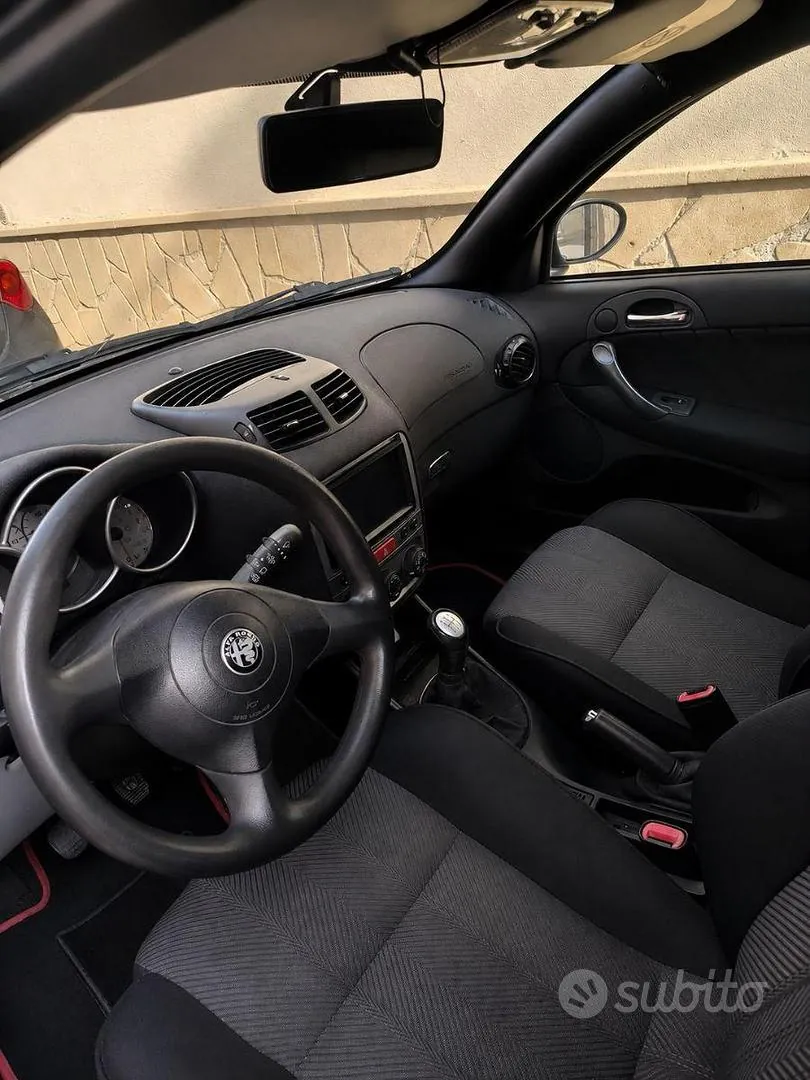 Alfa Romeo 147 2001 photo 3