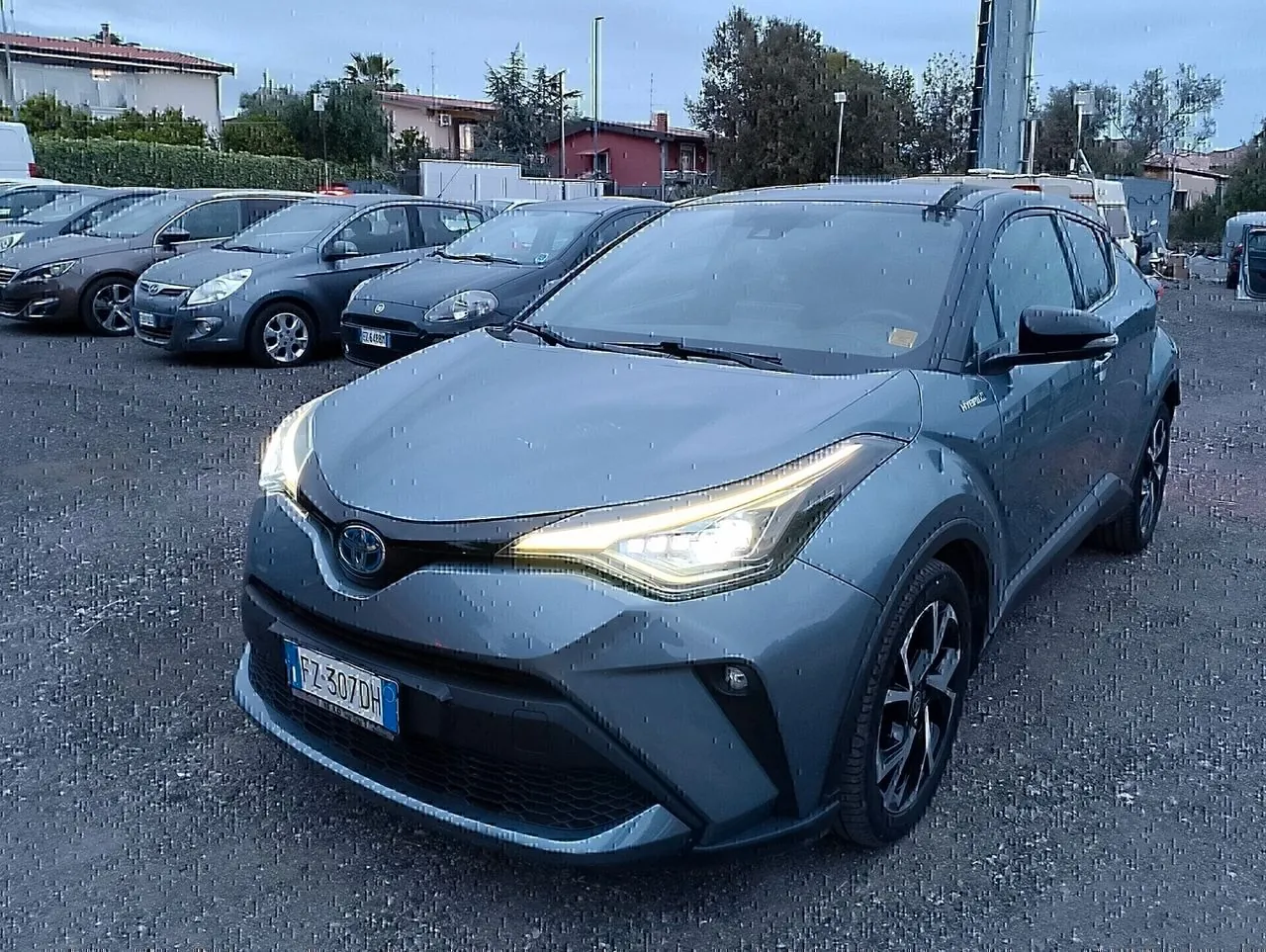 Toyota C-Hr 2020 photo 2