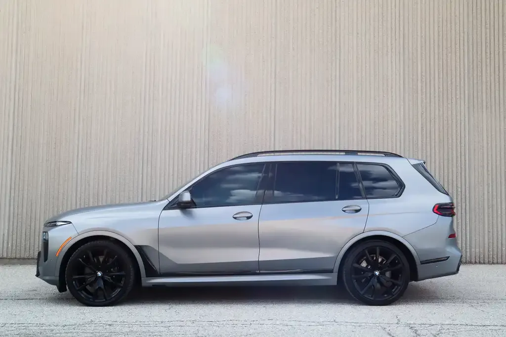 BMW X7 2023 photo 2