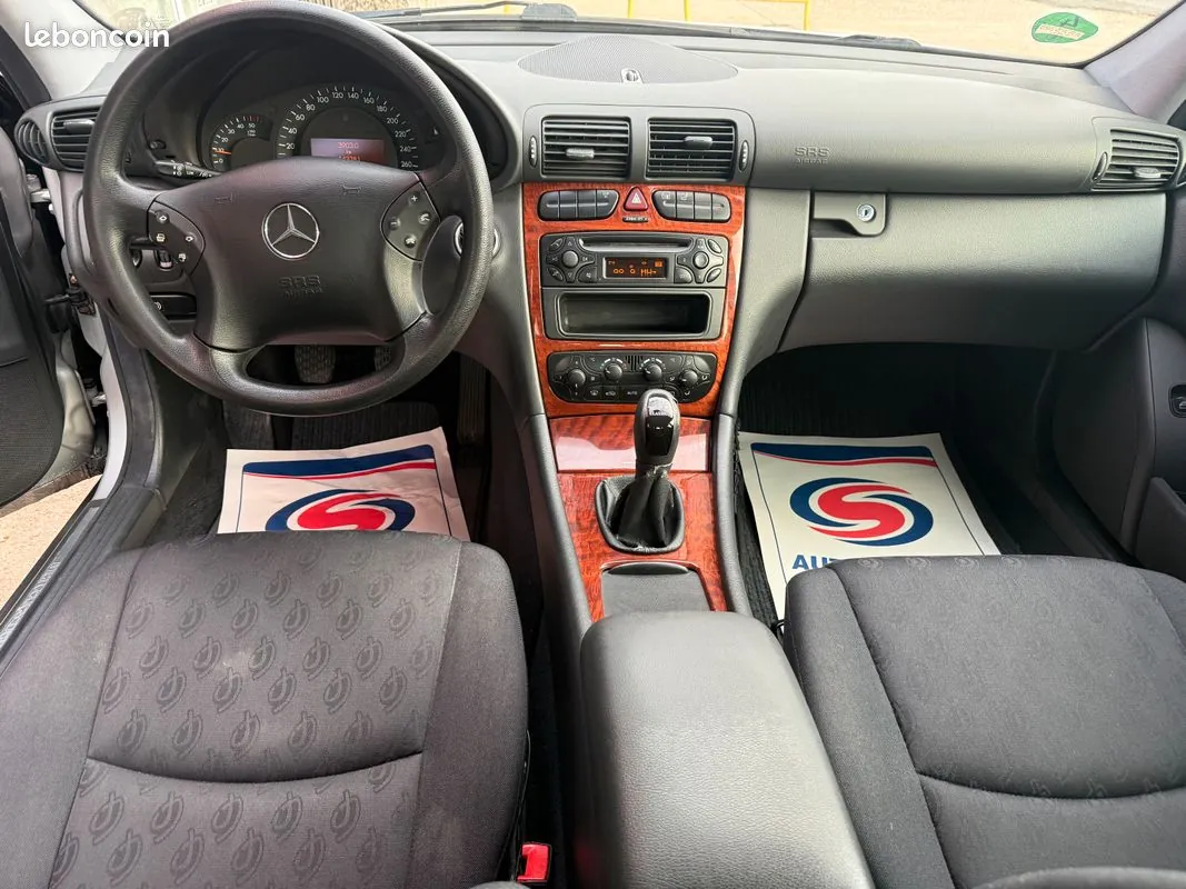 Mercedes-Benz C-Class 2003 photo 2