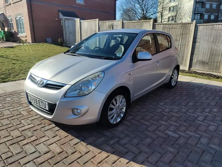 Hyundai I20 2009 photo 2